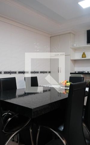 Casa à venda com 170m², 3 quartos e 2 vagas Casa à venda com 170m², 3 quartos e 2 vagasCozinha