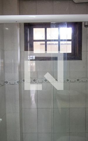 Casa de condomínio para alugar com 240m², 4 quartos e 2 vagas Casa de condomínio para alugar com 240m², 4 quartos e 2 vagasBanheiro Social