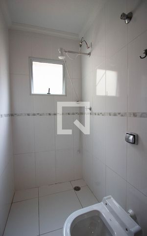 Casa à venda com 140m², 3 quartos e 2 vagas Casa à venda com 140m², 3 quartos e 2 vagasBanheiro 1