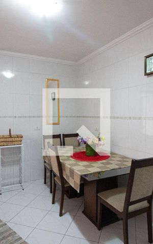 Casa à venda com 140m², 3 quartos e 2 vagas Casa à venda com 140m², 3 quartos e 2 vagasCozinha