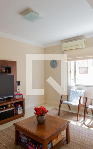 Casa de condomínio à venda com 102m², 3 quartos e 2 vagasSala