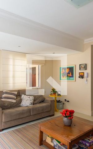 Casa de condomínio à venda com 102m², 3 quartos e 2 vagasSala