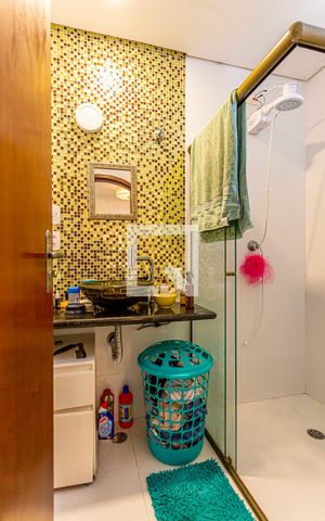 Casa à venda com 349m², 5 quartos e 5 vagas Casa à venda com 349m², 5 quartos e 5 vagasBanheiro da Suite 2