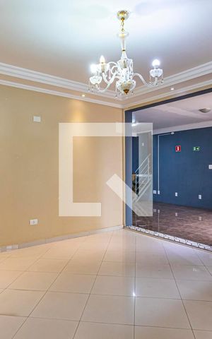 Casa à venda com 349m², 5 quartos e 5 vagas Casa à venda com 349m², 5 quartos e 5 vagasSala 1