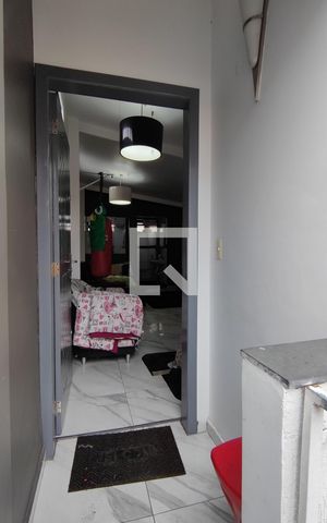 Casa à venda com 349m², 5 quartos e 5 vagas Casa à venda com 349m², 5 quartos e 5 vagasEntrada Casa Fundos