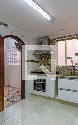 Casa à venda com 349m², 5 quartos e 5 vagas Casa à venda com 349m², 5 quartos e 5 vagasCozinha 2