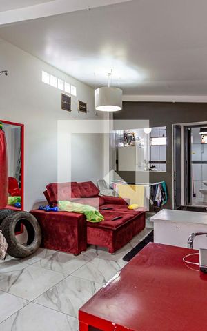 Casa à venda com 349m², 5 quartos e 5 vagas Casa à venda com 349m², 5 quartos e 5 vagasCasa Fundos - Sala