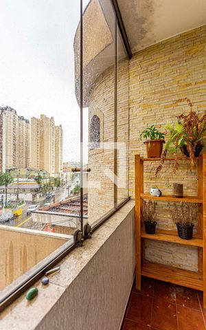 Casa à venda com 349m², 5 quartos e 5 vagas Casa à venda com 349m², 5 quartos e 5 vagasVaranda da Suite 3