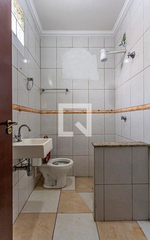 Casa à venda com 349m², 5 quartos e 5 vagas Casa à venda com 349m², 5 quartos e 5 vagasBanheiro