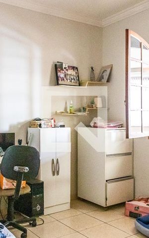 Casa para alugar com 360m², 5 quartos e 2 vagas Casa para alugar com 360m², 5 quartos e 2 vagasQuarto 3