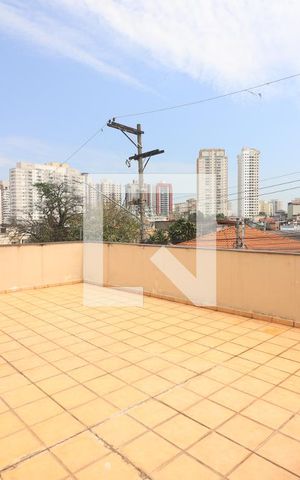 Casa para alugar com 380m², 4 quartos e 2 vagasSacada Quarto 1 