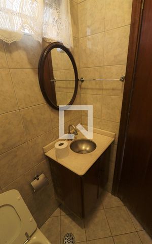 Casa para alugar com 380m², 4 quartos e 2 vagasLavabo