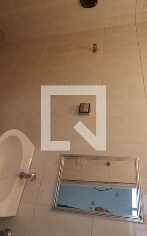 Casa para alugar com 380m², 4 quartos e 2 vagasBanheiro de Serviço