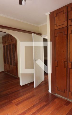 Casa para alugar com 380m², 4 quartos e 2 vagasQuarto 2 