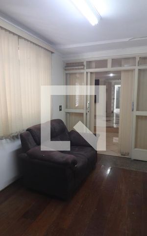 Casa para alugar com 380m², 4 quartos e 2 vagasEscritório