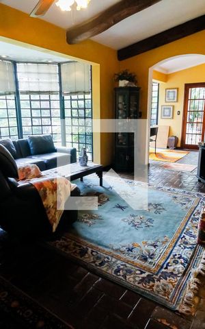 Casa à venda com 450m², 3 quartos e 4 vagas Casa à venda com 450m², 3 quartos e 4 vagasSala