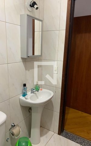 Casa à venda com 169m², 3 quartos e 2 vagas Casa à venda com 169m², 3 quartos e 2 vagasBanheiro 1