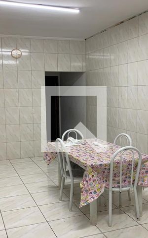 Casa à venda com 169m², 3 quartos e 2 vagas Casa à venda com 169m², 3 quartos e 2 vagasCozinha