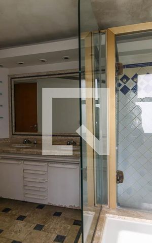 Apartamento à venda com 186m², 3 quartos e 2 vagas Apartamento à venda com 186m², 3 quartos e 2 vagasBanheiro da Suíte