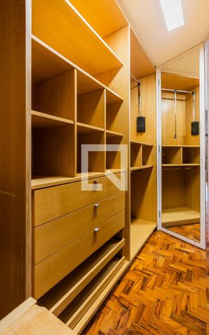 Apartamento à venda com 186m², 2 quartos e 1 vagaCloset da suíte 2