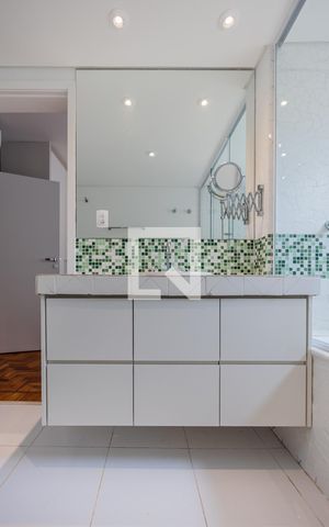 Apartamento à venda com 186m², 2 quartos e 1 vagaBanheiro da Suíte 1