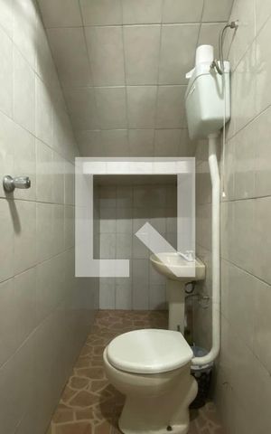 Casa à venda com 80m², 2 quartos e 1 vaga Casa à venda com 80m², 2 quartos e 1 vagaBanheiro de serviço