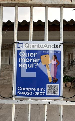 Casa à venda com 140m², 4 quartos e 2 vagasFachada