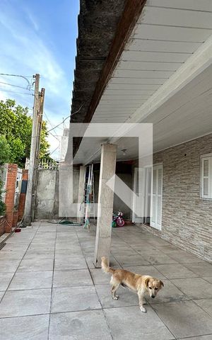 Casa à venda com 140m², 4 quartos e 2 vagasFachada