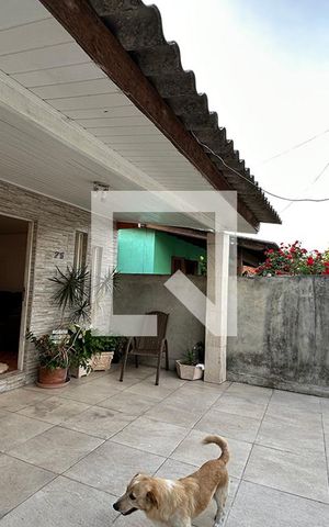 Casa à venda com 140m², 4 quartos e 2 vagasFachada