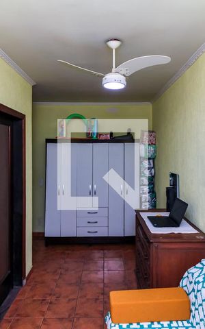 Casa à venda com 486m², 5 quartos e 3 vagas Casa à venda com 486m², 5 quartos e 3 vagasSuíte 2 - Dormitório