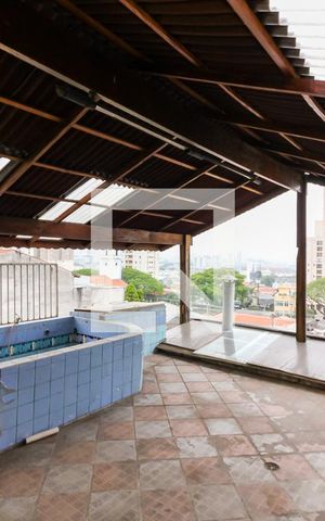 Casa à venda com 486m², 5 quartos e 3 vagas Casa à venda com 486m², 5 quartos e 3 vagasÁrea de Serviço