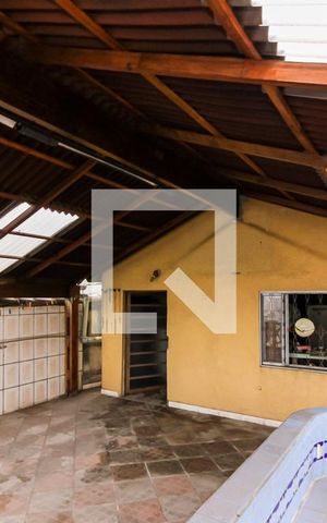 Casa à venda com 486m², 5 quartos e 3 vagas Casa à venda com 486m², 5 quartos e 3 vagasÁrea de Serviço