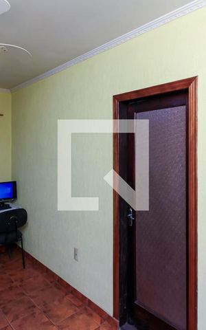 Casa à venda com 486m², 5 quartos e 3 vagas Casa à venda com 486m², 5 quartos e 3 vagasSuíte 2 - Dormitório