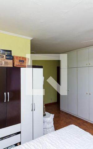 Casa à venda com 486m², 5 quartos e 3 vagas Casa à venda com 486m², 5 quartos e 3 vagasSuíte 1 - Dormitório