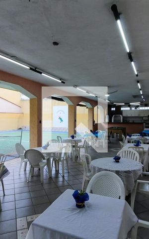 Casa à venda com 486m², 5 quartos e 3 vagas Casa à venda com 486m², 5 quartos e 3 vagasÁrea comum - Salão de festas