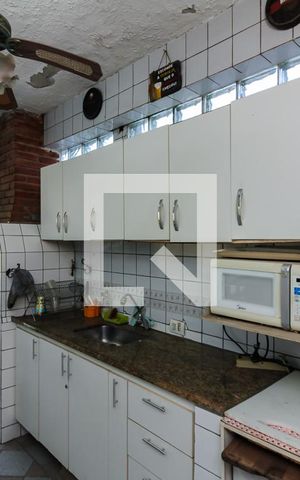 Casa à venda com 486m², 5 quartos e 3 vagas Casa à venda com 486m², 5 quartos e 3 vagasSalão de Festa