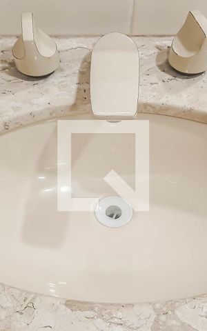 Apartamento para alugar com 276m², 4 quartos e 2 vagas Apartamento para alugar com 276m², 4 quartos e 2 vagasDetalhe do Banheiro da Suite 1
