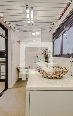 Apartamento para alugar com 276m², 4 quartos e 2 vagas Apartamento para alugar com 276m², 4 quartos e 2 vagasÁrea de Serviço