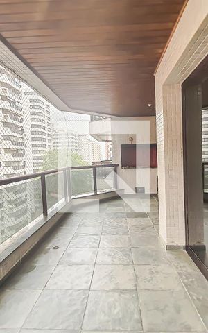 Apartamento para alugar com 276m², 4 quartos e 2 vagas Apartamento para alugar com 276m², 4 quartos e 2 vagasVaranda gourmet
