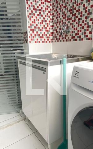 Apartamento para alugar com 70m², 3 quartos e 1 vagaÁrea de Serviço