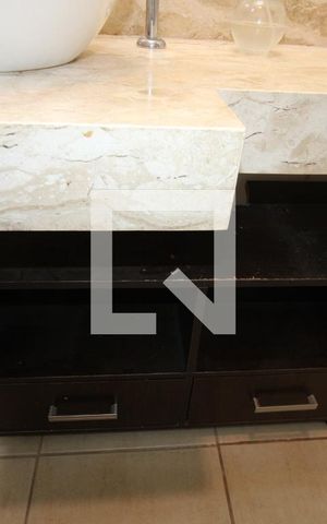 Apartamento à venda com 50m², 1 quarto e sem vagaBanheiro