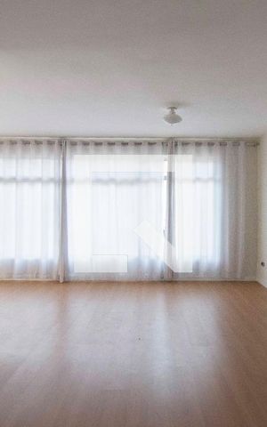 Casa para alugar com 232m², 2 quartos e 3 vagasSala