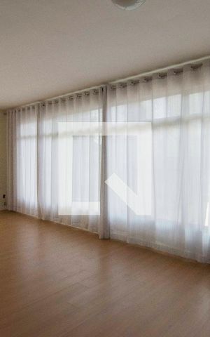 Casa para alugar com 232m², 2 quartos e 3 vagasSala