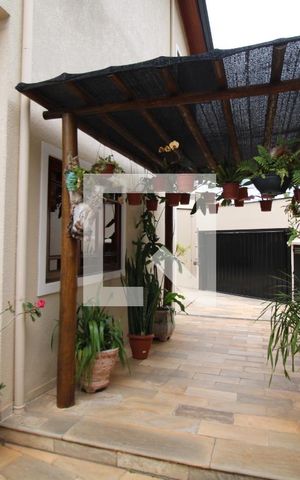 Casa à venda com 411m², 4 quartos e 5 vagasQuintal