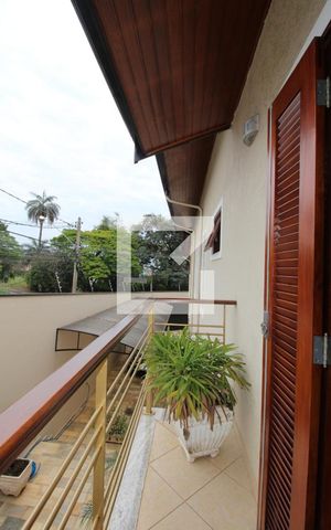 Casa à venda com 411m², 4 quartos e 5 vagasQuarto 1 (suíte) - Sacada