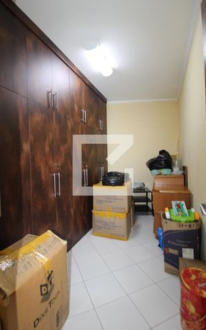 Casa à venda com 411m², 4 quartos e 5 vagasQuarto de Serviço