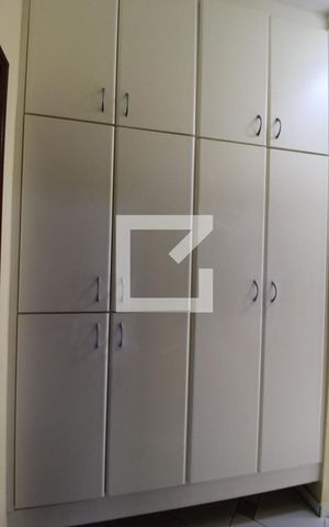 Casa à venda com 411m², 4 quartos e 5 vagasCorredor de Serviço
