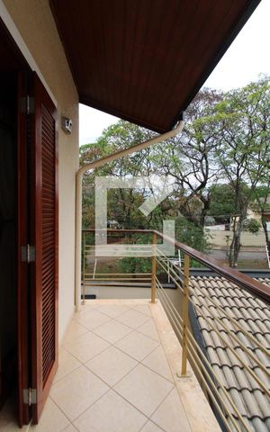 Casa à venda com 411m², 4 quartos e 5 vagasQuarto 4 (suíte master) - Sacada