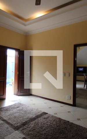 Casa à venda com 411m², 4 quartos e 5 vagasSala de TV
