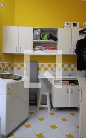 Casa à venda com 411m², 4 quartos e 5 vagasÁrea de Serviço